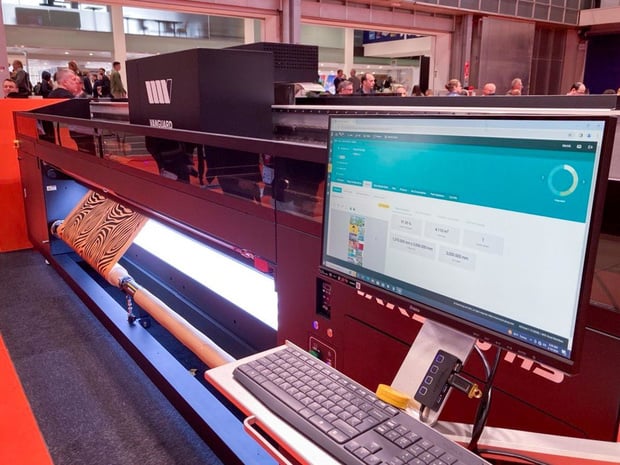Vanguard Europe présente l'imprimante rouleau-rouleau VKR3200-HS