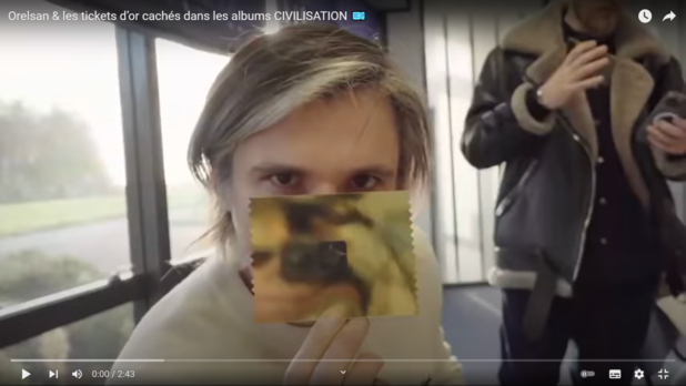 Cinq tickets d'or glissés dans les albums d'Orelsan