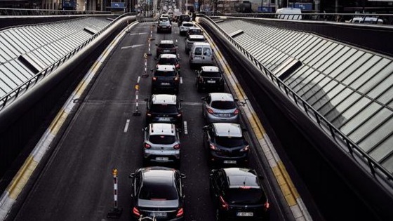 Aannemers staan tot 6 uur per week vast in file